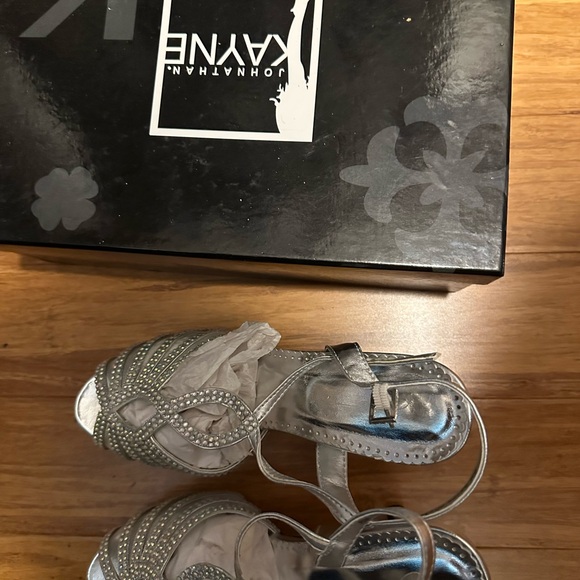 Jonathan Kayne Silver Rhinestone 5” Heels – Size 8 - Picture 3 of 4